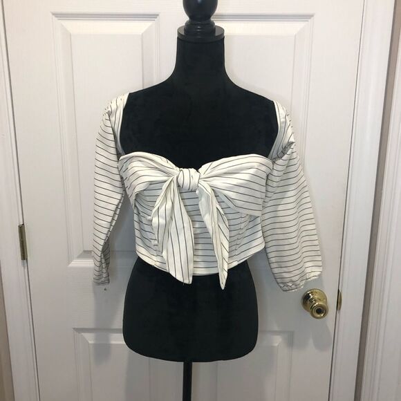 Charlotte Russe front tie crop top with attached long sleeves, large - Picture 1 of 10